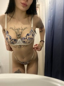 Фото проститутки Алина №2 в городе Макаров